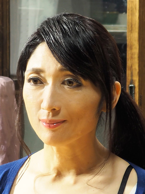 ゆう子（53歳）黒い乳首