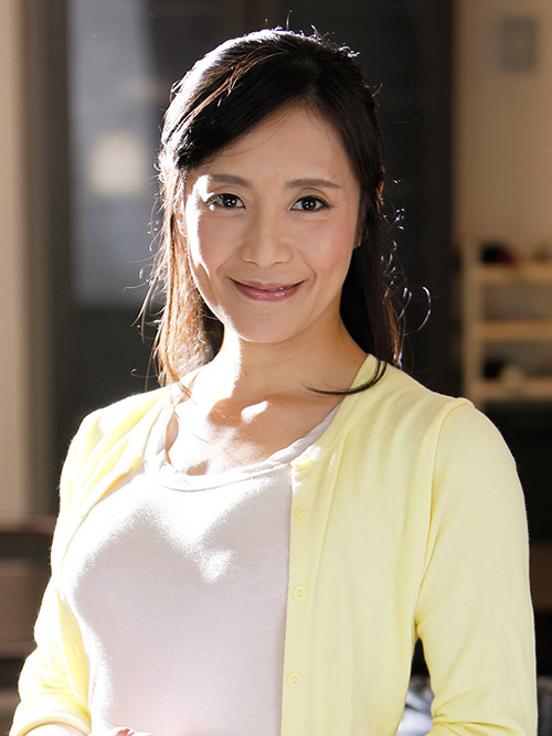 里枝子（46歳）汗だくのシャツで…